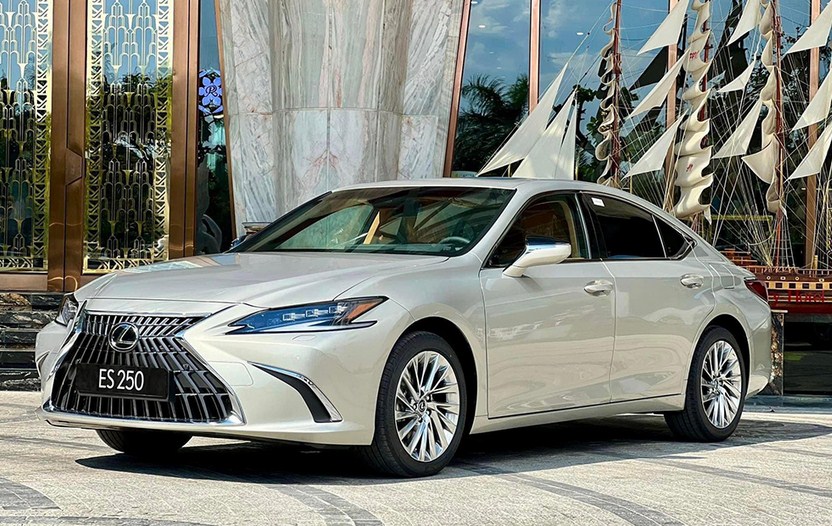 Lexus ES 250 2025 có bao nhiêu màu sắc ?