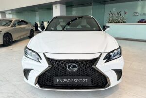 Lexus ES 250 F Sport 2025 có bao nhiêu chỗ ngồi ?